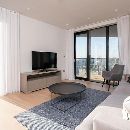 Modern Family Home Close To Victoria Station By Underthedoormat London Exteriör bild