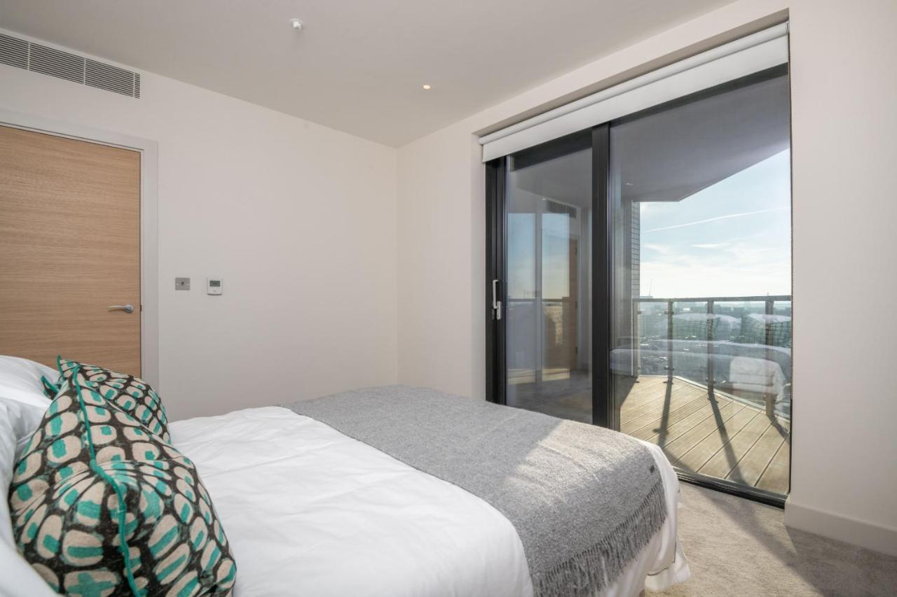 Modern Family Home Close To Victoria Station By Underthedoormat London Exteriör bild