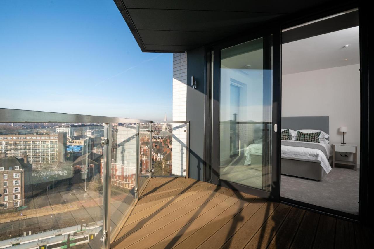 Modern Family Home Close To Victoria Station By Underthedoormat London Exteriör bild
