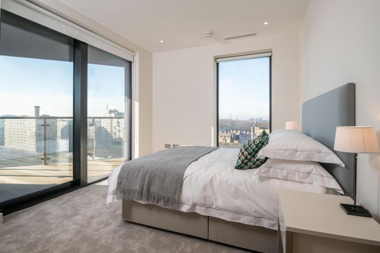 Modern Family Home Close To Victoria Station By Underthedoormat London Exteriör bild