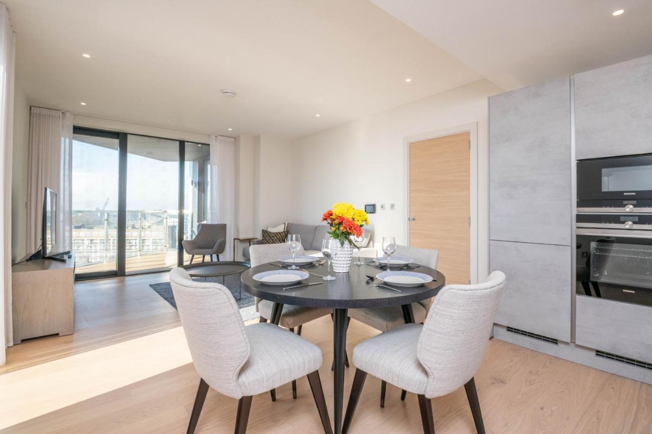 Modern Family Home Close To Victoria Station By Underthedoormat London Exteriör bild