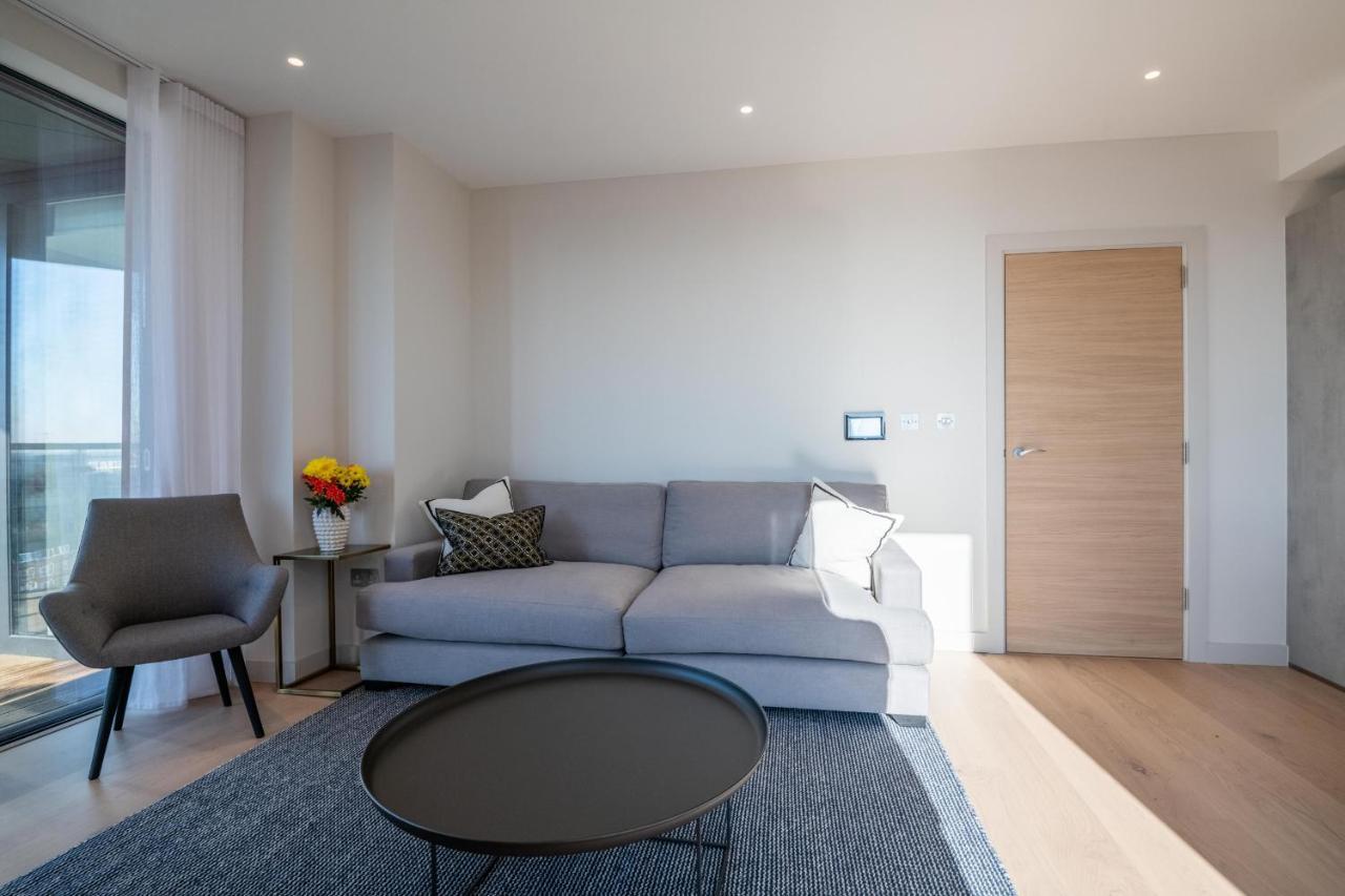 Modern Family Home Close To Victoria Station By Underthedoormat London Exteriör bild