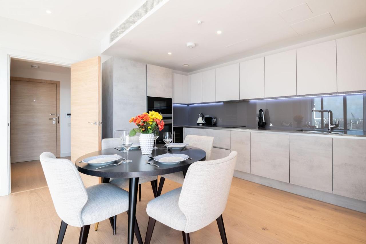 Modern Family Home Close To Victoria Station By Underthedoormat London Exteriör bild